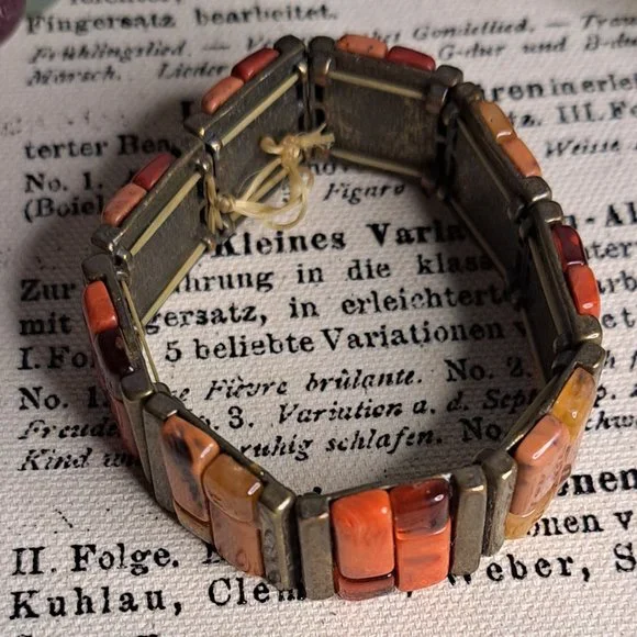 Vintage Carnelian and Jasper Strech Bracelet - Picture 2 of 6
